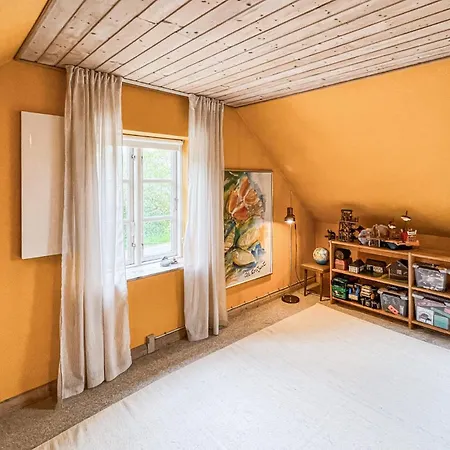 3 Bedroom Beautiful In Askeby
